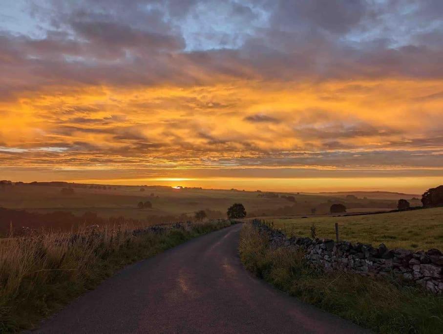 Gorgeous Cozy Cottage With A Heritage Feel, Walks, Pubs & Wood Burner Tideswell Exterior foto